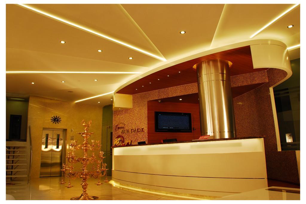 Hotel Sun Park Пондичерри Экстерьер фото